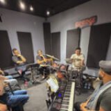 Músicos da banda de Ed Motta em workshow intimista na Escola de Música 180bpm